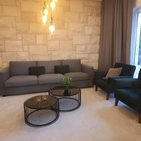 Moreta Villa